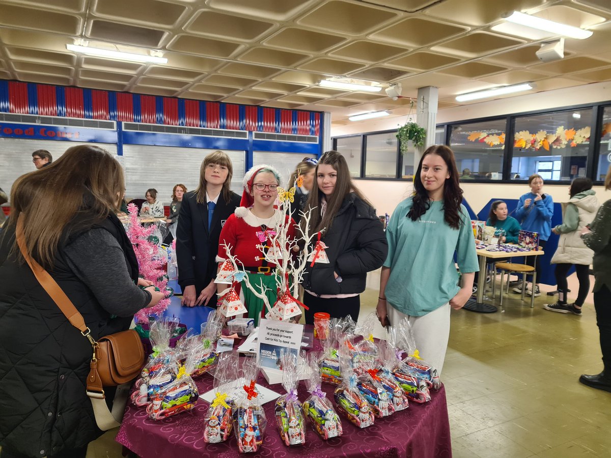 MonifiethT's tweet photo. Great work guys. Excellent selling skills and commitment to our project. Well done. @MhsDyw @CashForKidsTay @MonifiethHigh @PrincesTrustSco https://t.co/cfBCVONK02