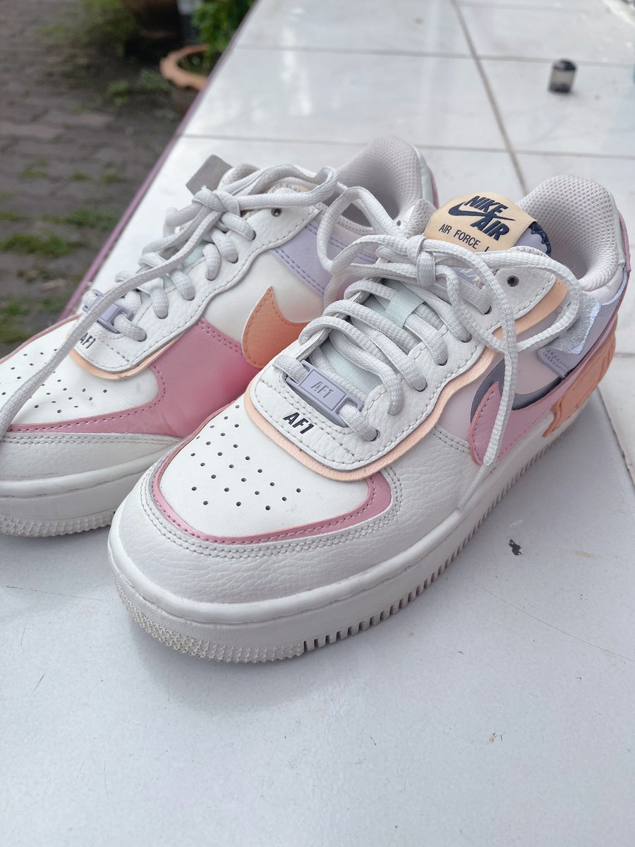 membermind's tweet photo. ส่งต่อรองเท้า Nike Air Force Shadow pastel สี Obsidian Pink ไซส์ 6.5 us ค่ะ ใส่ไปประมาณ 5-6 ครั้ง ซื้อมา 4,200 ส่งต่อ 1,800 รวมส่งค่ะ เนื่องจากน้องไม่เหมาะกับคนหน้าเท้ากว้างแบบเราค่ะ 😂 ขอดูรูปเพิ่มได้นะคะ #ส่งต่อรองเท้า #ส่งต่อ #ส่งต่อรองเท้ามือสอง #ส่งต่อรองเท้ามือสองของแท้ https://t.co/ozUe6huVUq