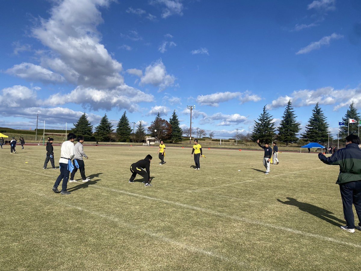 SNDthunders's tweet image. 【11/19 活動報告】
天気のいい中、角田市で東北の大学生へのフラッグフットボール講習とスクリメージでした。
東北のフラッグのレベルか少しでも上がって、多くのチームで大会でできるといいですね。

当日参加の大学生の皆さん、練習試合のご依頼お待ちしてます⚡️

#フラッグフットボール