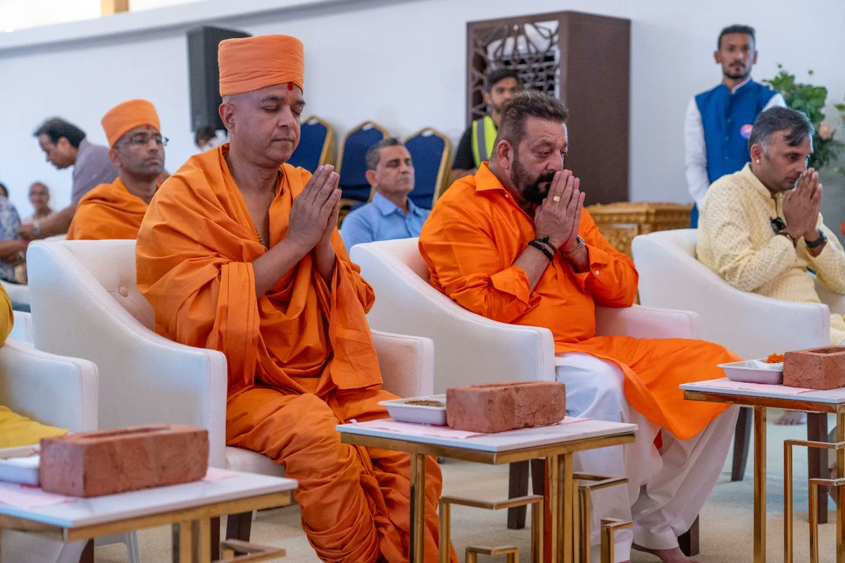 AbuDhabiMandir's tweet photo. We were delighted to host renowned Bollywood actor Sanjay Dutt at the BAPS Hindu Mandir, Abu Dhabi. Enchanted by the architecture and inspired by its spirit of volunteerism, which is bringing the Mandir together, he expressed his inner gratitude towards all those involved in making this historic project come to life.
#AbuDhabiMandir #Harmony #Love #Peace