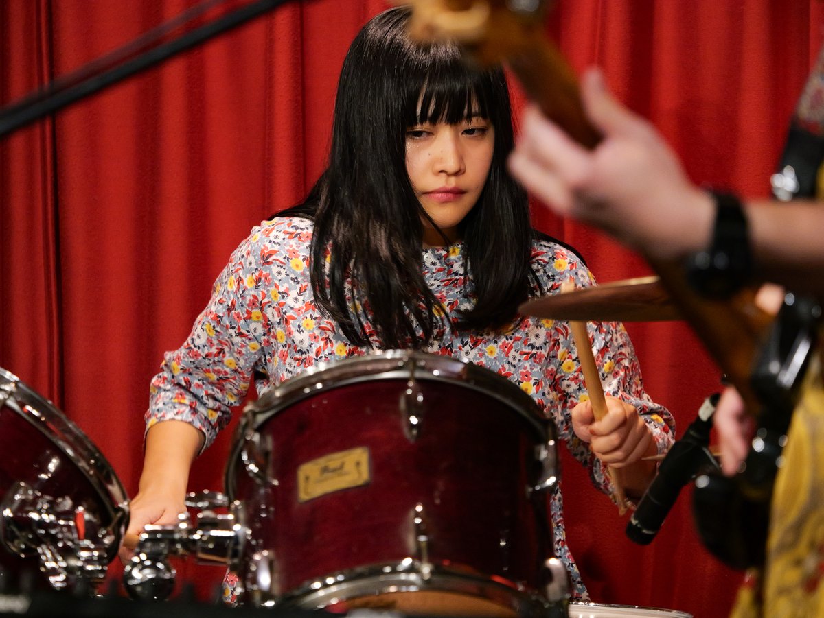 allypapa0629's tweet photo. 花園distanceを聴いたひとのコメントをざっとチェックしてみると、様々なアーティストを引き合いに出して、その印象を語ってる。Zappa、Holger Czukay、This Heat……
一方、『八』を聴いた自分的には、TipographicaとUnbeltipo ↓
#delorians #schedars #花園distance https://t.co/EQR6Rjb176