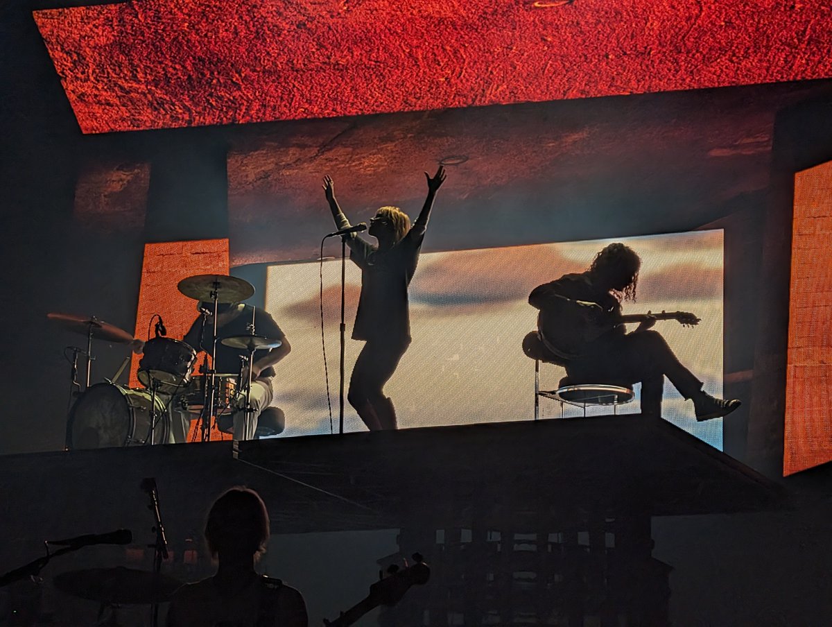 jesscansos's tweet photo. thread of my photos from paramore at the domain - their biggest show ever https://t.co/BitIOXQkwh