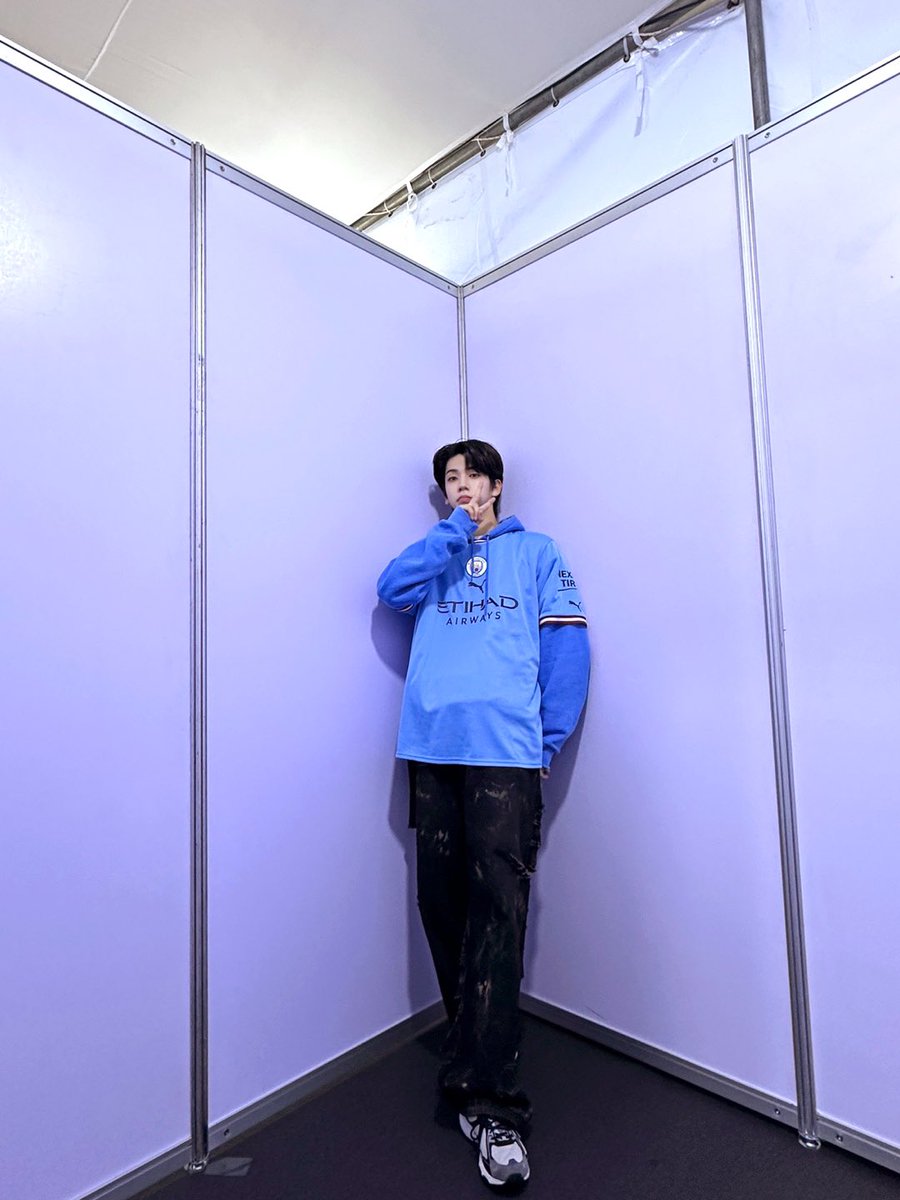 8TURN_official's tweet photo. [#해민]
BLUE MOON💙

#8TURN #EIGHT_TURN #에잇턴 #エイトターン #HAEMIN #ヘミン https://t.co/9f6dX1FEt3