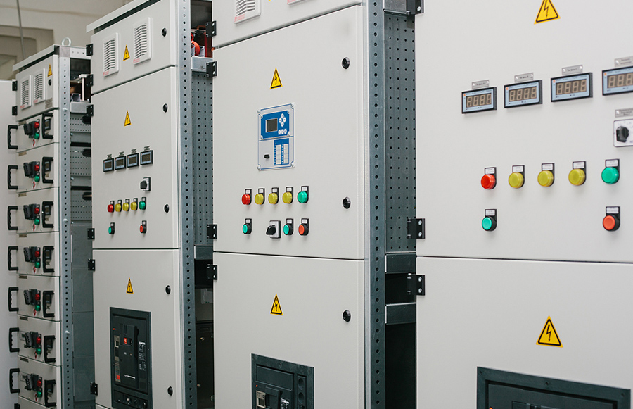 RoycEnergy's tweet photo. Dive into the world of power management with insights from ROYCE ENERGY. Uncover the differences between Uninterruptible Power Supplies (UPS) and Voltage Regulators in our latest article. Discover more: https://t.co/YEkm3IkLim
#UPS #VoltageRegulators #TechTalk #PowerSolutions https://t.co/CJsQI8VhRS