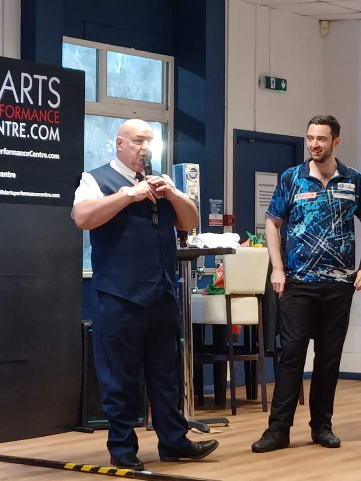 jayeffmc's tweet image. Just 24 days ago I had the pleasure of working with Luke Humphries at an exhibition at Oxford City FC. He brought along with him the Grand Prix trophy (as seen in photo) Just over 3 weeks later he has added 2 more Majors. Congratulations "Cool Hand" 👏👏👏💪💪💪🎯🎯🎯