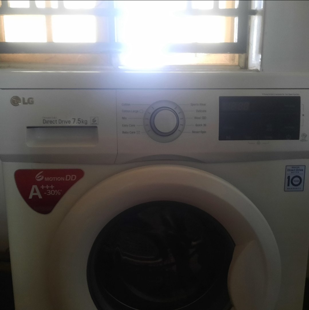 MARIASDECL75313's tweet photo. Description- 7.5kg LG frontloader washing machine 
Condition- very neatly used
Price 220,000
Location - Kubwa, Abuja.
#AbujaTwitterCommunity 
Call or WhatsApp 08094129935 or DM https://t.co/oyuWC4KbyZ