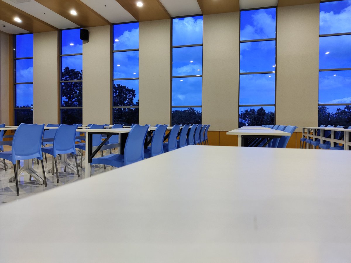 pgarg91's tweet photo. My classroom.
#IIITB https://t.co/bSPhf4V0SX