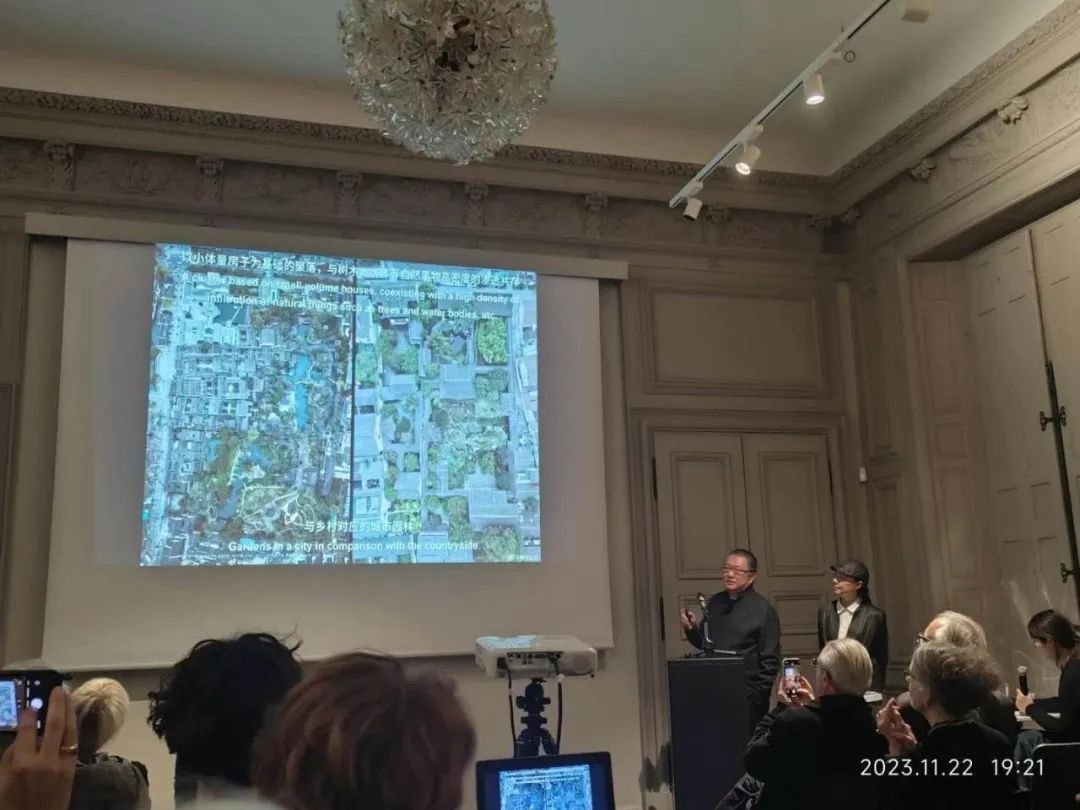 CAAofficialEN's tweet photo. Wang Shu and Lu Wenyu, faculty members of #CAA, have been named foreign members of the French Academy of Architecture for 2023. A grand award ceremony in Paris on Nov 22 recognized their achievements. #Art #University #IntlCAA #CAAFaculty https://t.co/Qaf0AMVRM1