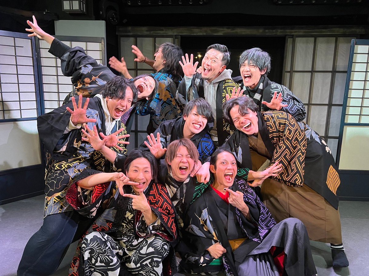 akiraGOTO14's tweet photo. 2年間お疲れ様。

俺が休んで家に引きこもっていた時、外に連れ出して遊びに誘ってくれていたのがショータでした。

努力家で歌がちょっと上手くて頑固でスベッてても認めなくて自分が大好きなショータの事がみんな大好きです。

参笑太じゃなくなるのは寂しいけどこれからもよろしくな。小木曽 https://t.co/HEtLeGr8IK