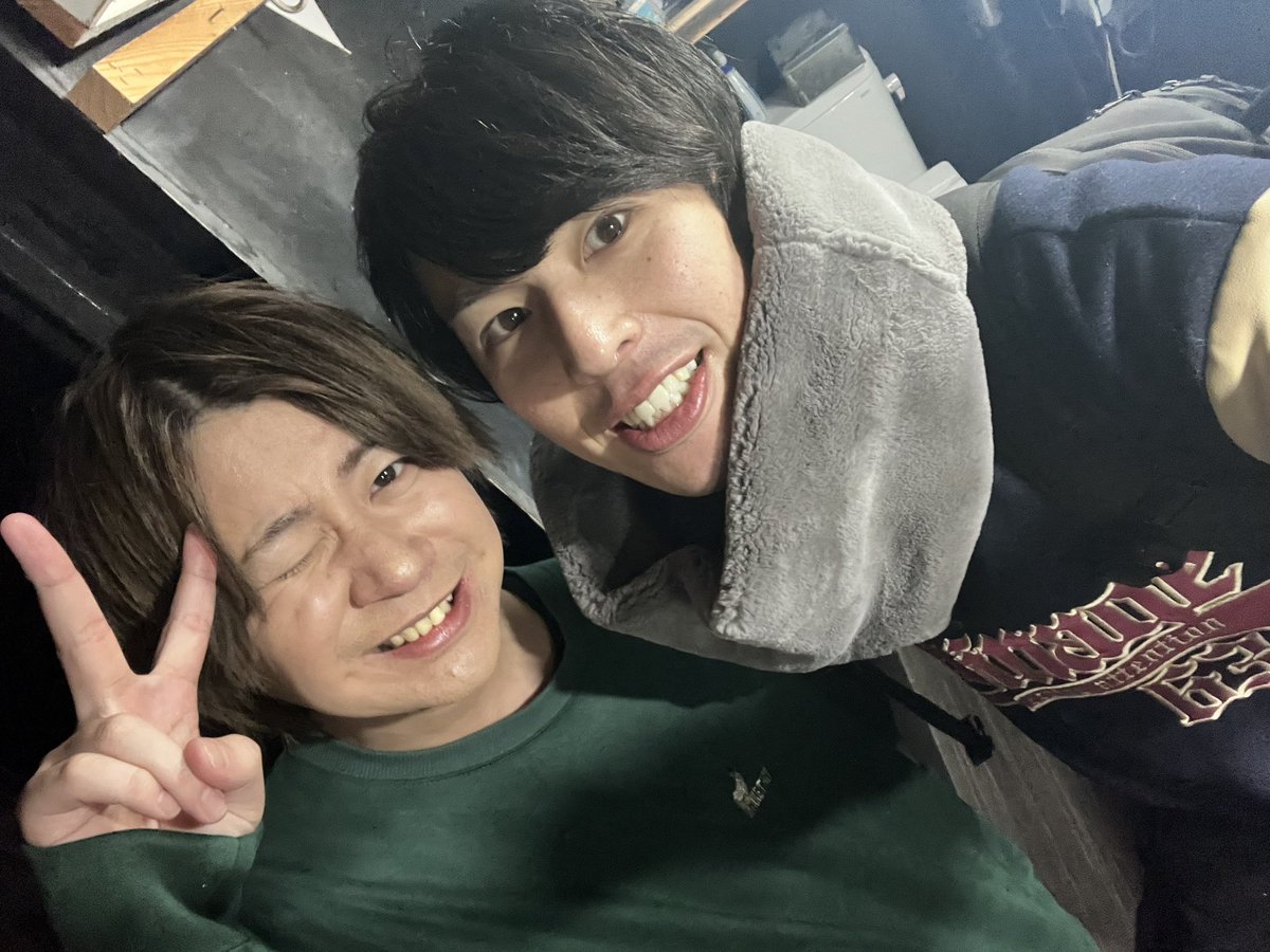 akiraGOTO14's tweet photo. 2年間お疲れ様。

俺が休んで家に引きこもっていた時、外に連れ出して遊びに誘ってくれていたのがショータでした。

努力家で歌がちょっと上手くて頑固でスベッてても認めなくて自分が大好きなショータの事がみんな大好きです。

参笑太じゃなくなるのは寂しいけどこれからもよろしくな。小木曽 https://t.co/HEtLeGr8IK