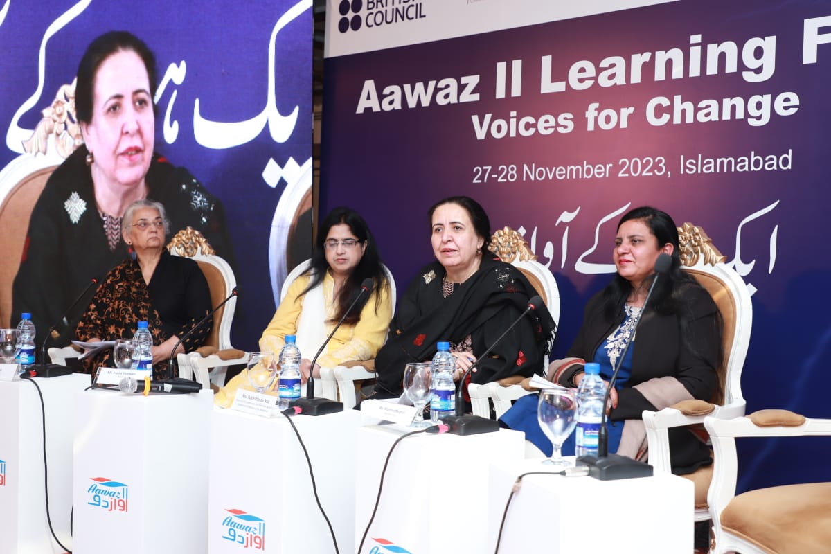amahmood72's tweet photo. Awareness raising for behaviour change, community based activists, use of govt forums like PCSW Helplines, Ombudsperson against harassment, citizens portal, access to service etc are the key to prevent and respond #GBV &amp; #Childmarriage. @RukhshandaNaz 
#16DaysofActivism https://t.co/P42s4QDuKx