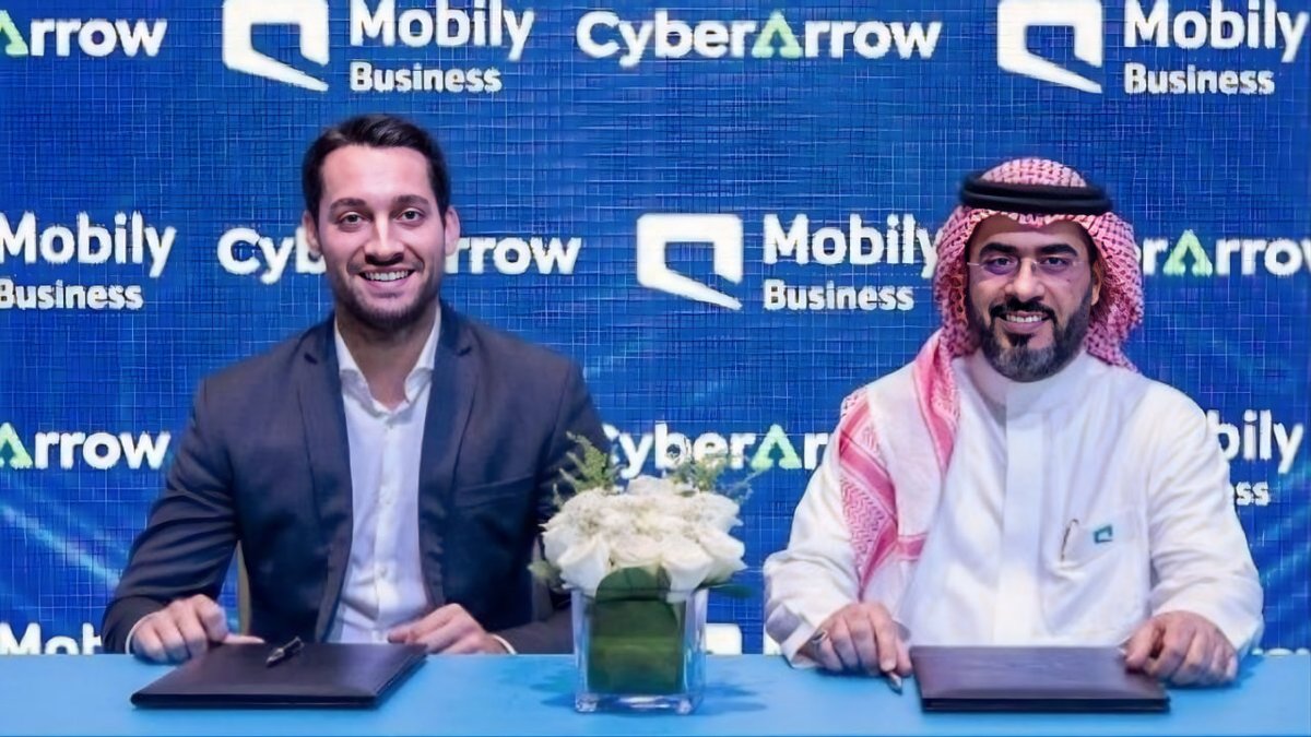 aametaio's tweet photo. 🇦🇪 Exciting news at #BlackHat2023! @CyberArrow and @Mobily announce a game-changing partnership in #CybersecurityInnovation. 
Read more about this transformative collaboration
 https://t.co/R1c0Hb6fRe

 #UAE #GRCRevolution #CyberArrowMobilyPartnership #AIinCybersecurity https://t.co/uRHBcu7dQT