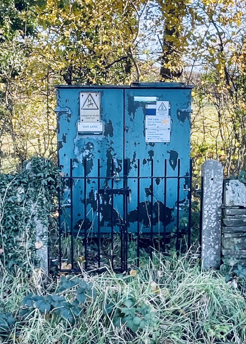 SCJmurphy's tweet photo. Junction box and #gate for #AllMetalMonday - you’re welcome. @LoveOfGates #Kerridge #Macclesfield #Cheshire https://t.co/DzciHIXA4C