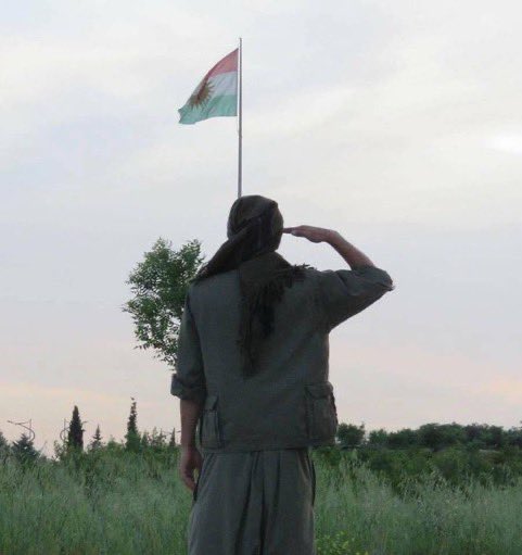 simall4424's tweet photo. Bijî KURDISTAN
Bijî PKK https://t.co/tOOHrSuhm4
