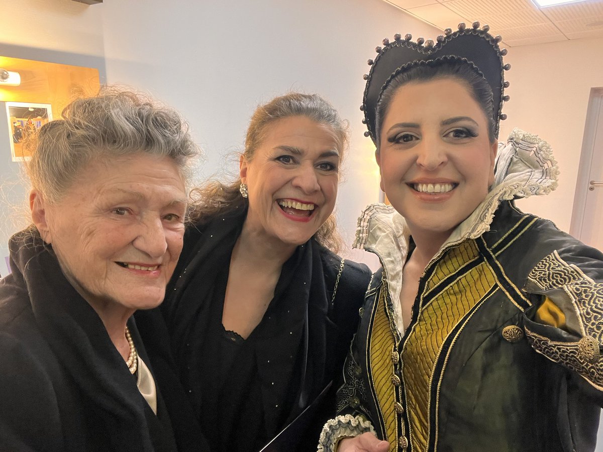 Varduhi Abrahamyan (@varduhi_mezzo) on Twitter photo Don Carlo Verdi
Merveilleuse et inoubliable expérience avec une équipe fantastique à l’opéra de Monte Carlo. 
#eboli #doncarlo #verdi #montecarlo Don Carlo Verdi
Merveilleuse et inoubliable expérience avec une équipe fantastique à l’opéra de Monte Carlo. 
#eboli #doncarlo #verdi #montecarlo