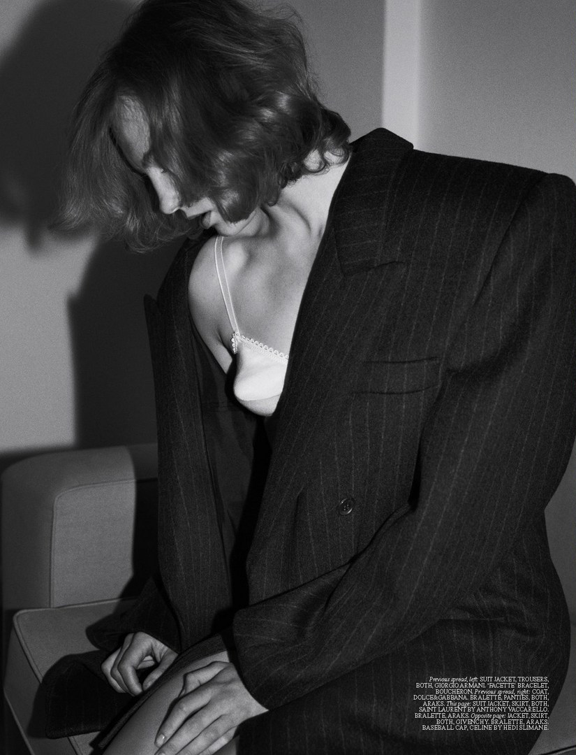 paper_muse's tweet photo. #SelfServiceMagazine #가을겨울호/ https://t.co/AnWHpYct92: ACTUALLY UNREAL #FranSummers, Photo #TheoSion, Styling #AliceGoddard
#FW23 #패션사진 #패션화보 https://t.co/RGc50YJCNW