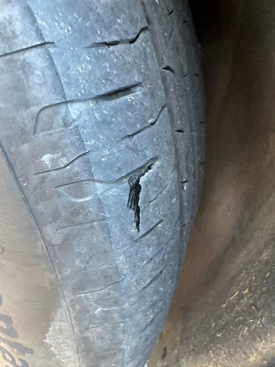 garthjsmith's tweet photo. @ContiUK how’s this possible after less than 10k. Looks like a design fail https://t.co/f1hZTKCyxg