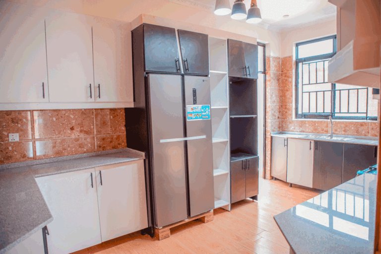 Arobaazee's tweet photo. 🚨@tesdealer Kigali Best house for sale at Kibagabaga 🚨 

- 💵 Price: 230,000,000RWF/sale 
- 🛌 Bedrooms: 5
- 🛀 Bathrooms: 5
- 🅿️Big parking
- 🚰Kitchen

USE THIS LINK👉 https://t.co/vUeOBlMGiK  for more details 

Contact number 🤵: 0788500545
#realestate #house #sale https://t.co/7URfMdDI6l