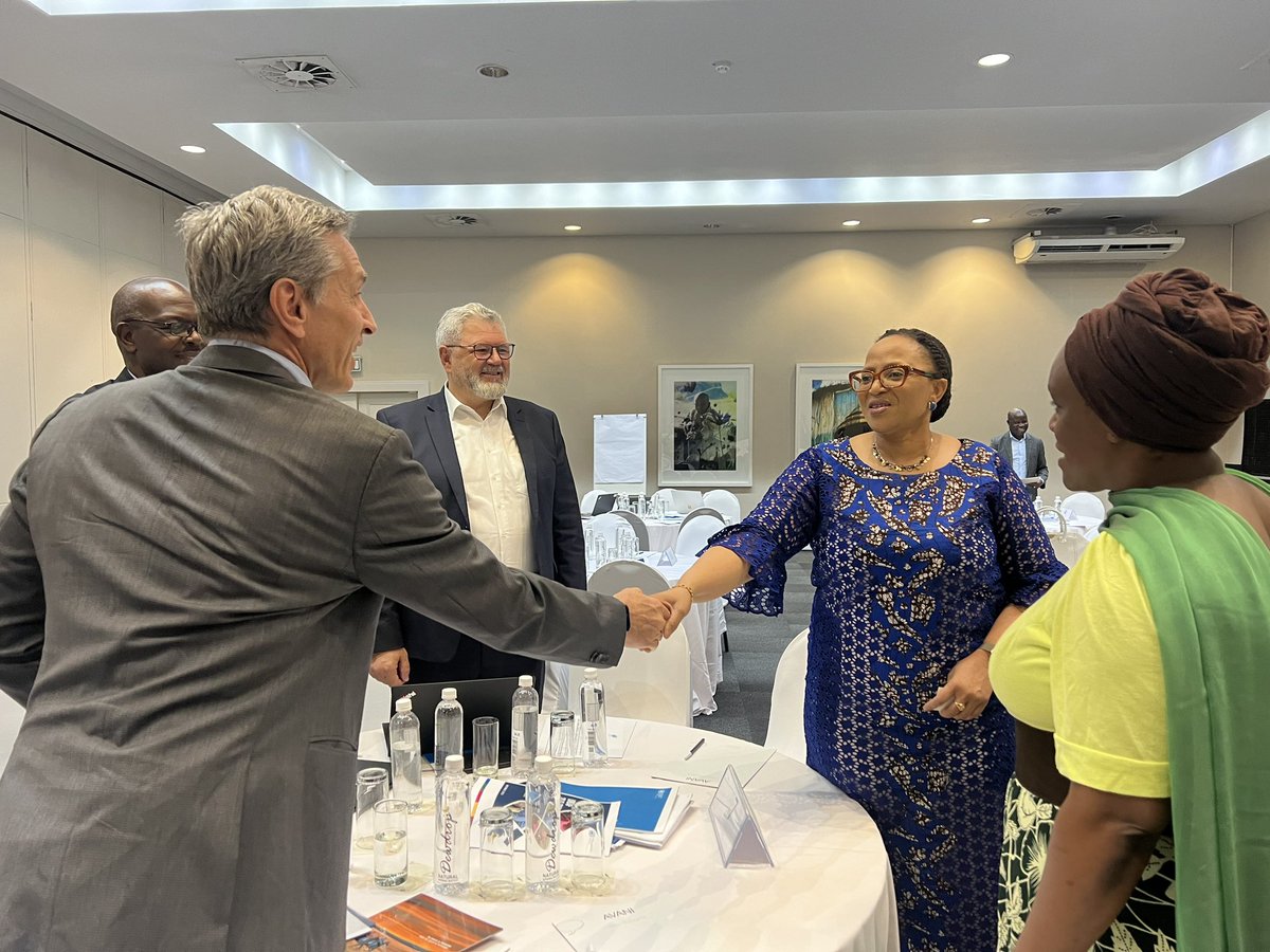 UNLesotho's tweet photo. #Happeningnow 

The @UNLesotho Country Team members welcome the Minister of Finance &amp; Development Planning to kickoff the annual UNCT retreat! 

A pivotal time to reflect on achievements &amp; shape future contributions to Lesotho’s development! https://t.co/OF5VAmEGp7
