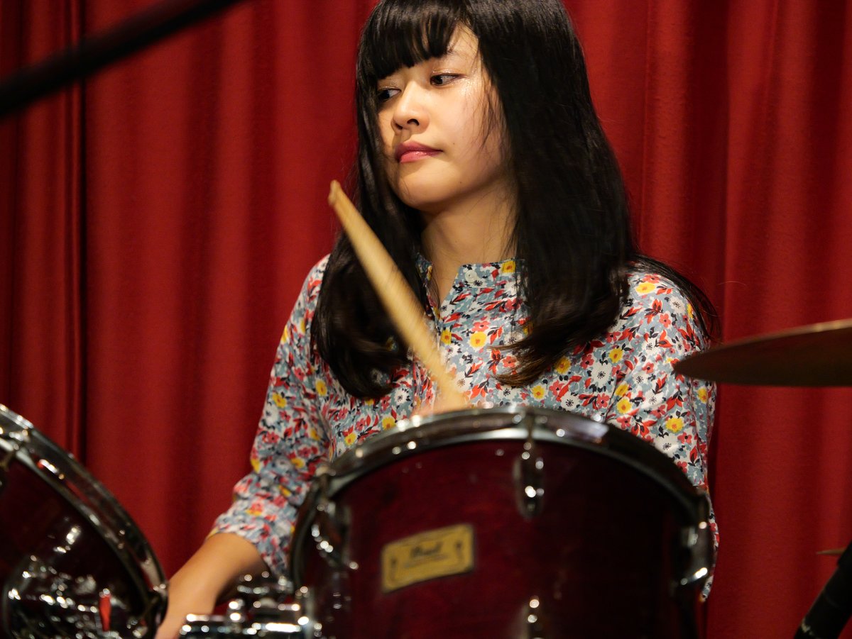 allypapa0629's tweet photo. 9月のNEPOは、自分がいた位置からは、はまちさんがよく見えなかったのね。耳の弱い自分でも、一音一音がはっきりと聞こえる。これがはまちさんのドラム。↓
#delorians #schedars #花園distance https://t.co/0UPDnYfMtH