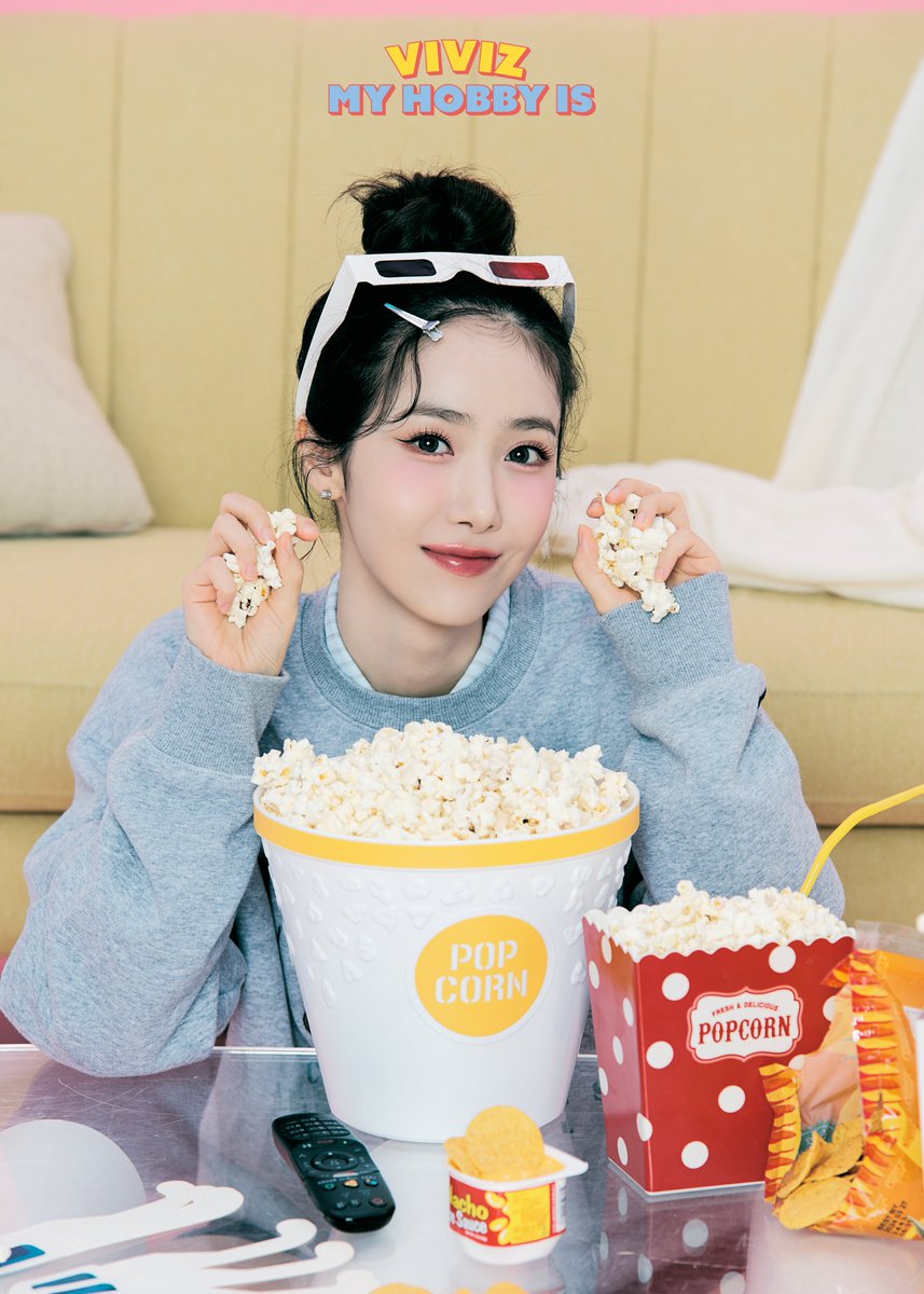 VIVIZ_official's tweet photo. VIVIZ 2024 SEASON'S GREETINGS 
[VIVIZ MY HOBBY IS] 

Concept Photo 1
#SINB #신비

Pre-Order
2023. 11. 21. 2PM ~
2023. 12. 03. 11:59PM

#VIVIZ #비비지
#MY_HOBBY_IS https://t.co/PjGG28RZlO