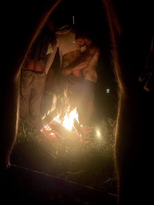 Who&rsquo;s joining for 🍑 naked butt campfire 🔥 cuddles?! Tantric Rewilding : Brotherhood at its finest!  #brotherhood<a href="/tag/brotherhood"class="tags"><span>#brotherhood</span></a><a href="/tag/nudebrotherhood"class="tags"><span>#nudebrotherhood</span></a><a href="/tag/nakedretreat"class="tags"><span>#nakedretreat</span></a>