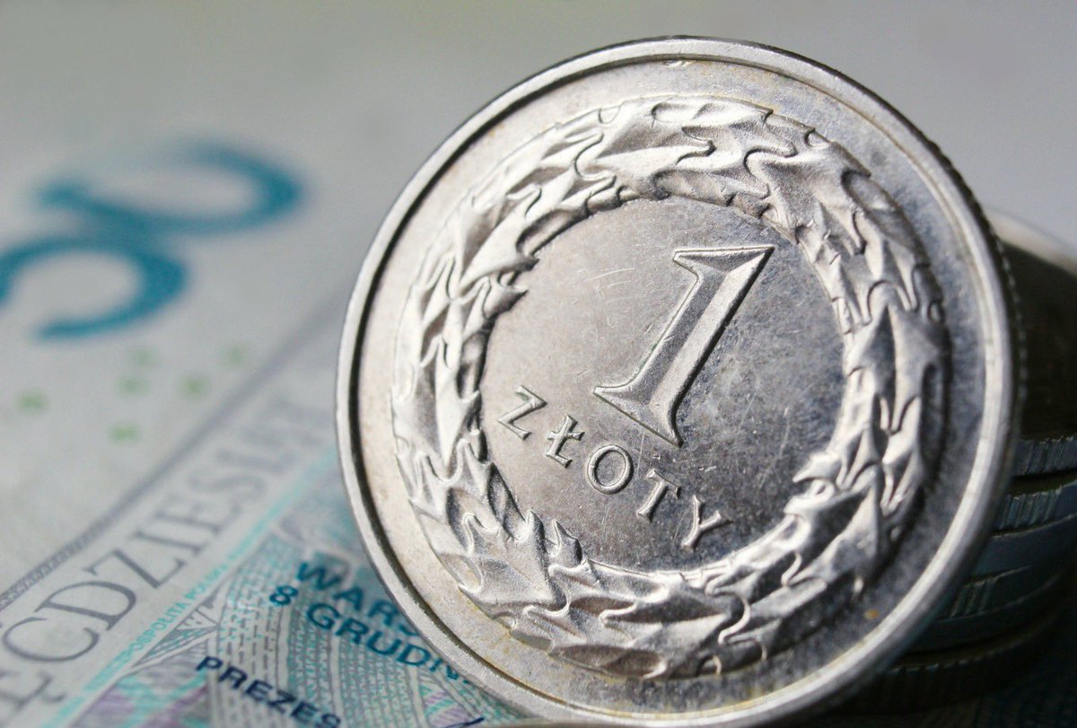 The Polish zloty is experiencing a significant upward trend, reaching  levels of strength not seen in a long time 📈🇵🇱 💵💶 The US dollar has  dipped below the 4 PLN mark, and