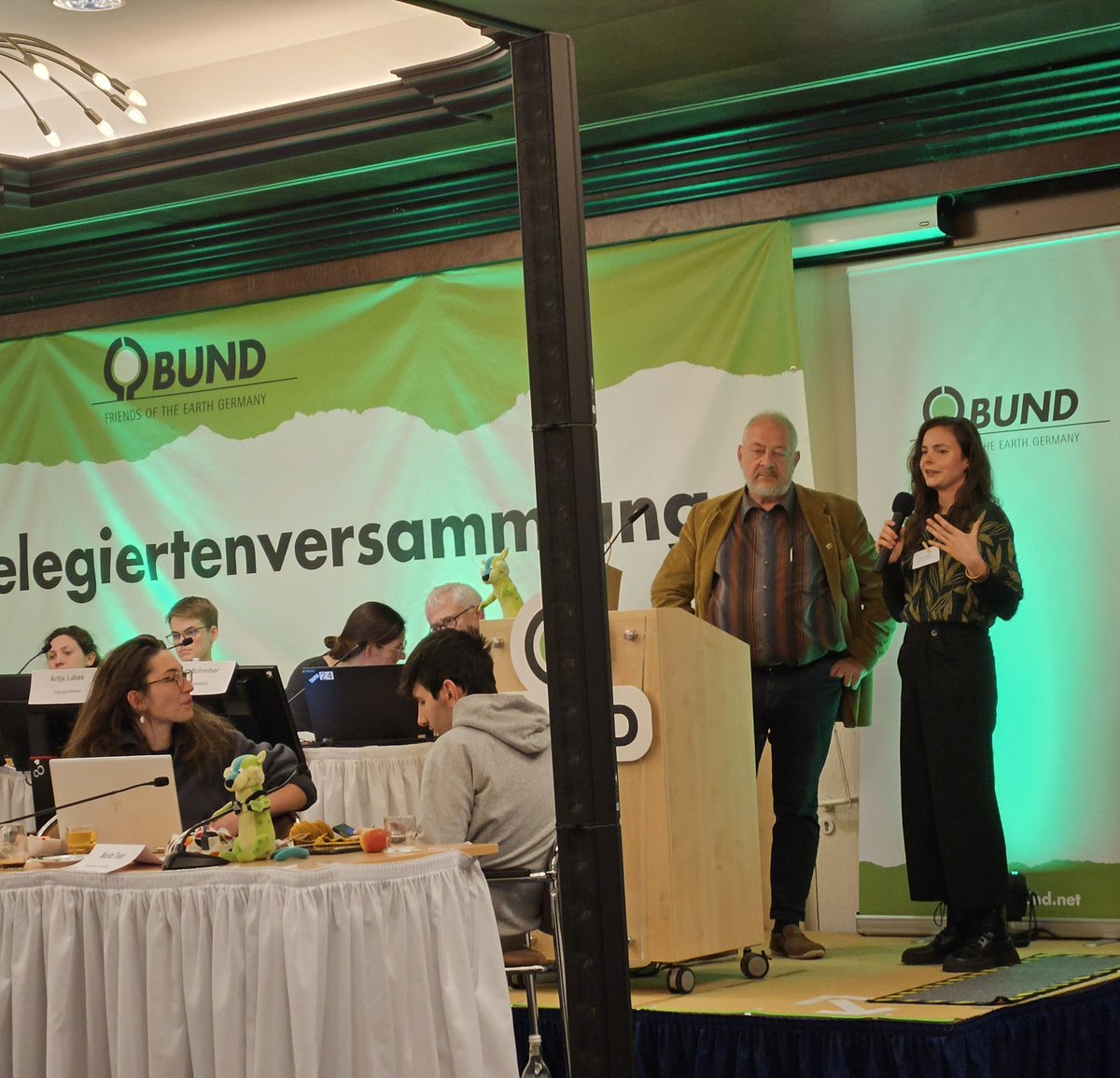 This weekend I was honored with the award for #phd projects connected to #SustainableDevelopment by Dr. Joachim Spangenberg and <a href="/bund_net/">BUND</a>! Thx to the jury and <a href="/planetarypanel/">Panel on Planetary Thinking</a> for making this possible 🌍 #HAS #jlugiessen