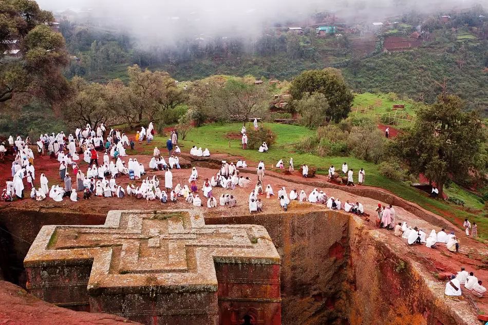 BirukT16's tweet photo. @culturaltutor King Lalibela’s Rock Hewn, fully hewn out of a solid rock Church built in 1189 in the 12 Century Located in the beautiful Ethiopia. https://t.co/3mNYf4rT3S