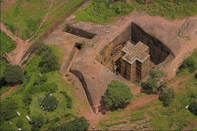BirukT16's tweet photo. @culturaltutor King Lalibela’s Rock Hewn, fully hewn out of a solid rock Church built in 1189 in the 12 Century Located in the beautiful Ethiopia. https://t.co/3mNYf4rT3S