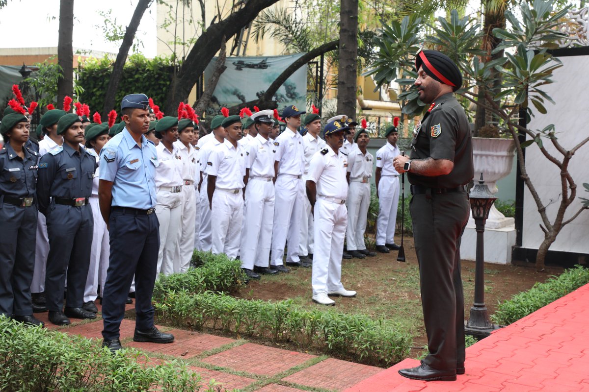 Maharashtra NCC Dte (@ncc_dte) on Twitter photo Maj Gen Yogender Singh ADG, NCC Dte Maharashtra on the occasion of NCC Day carried out Wreath laying to pay respectful tributes to our fallen soldiers at the War Memorial.
<a href="/DefPROMumbai/">PRO Defence Mumbai</a>
<a href="/HQ_DG_NCC/">National Cadet Corps</a> Maj Gen Yogender Singh ADG, NCC Dte Maharashtra on the occasion of NCC Day carried out Wreath laying to pay respectful tributes to our fallen soldiers at the War Memorial.
<a href="/DefPROMumbai/">PRO Defence Mumbai</a>
<a href="/HQ_DG_NCC/">National Cadet Corps</a>