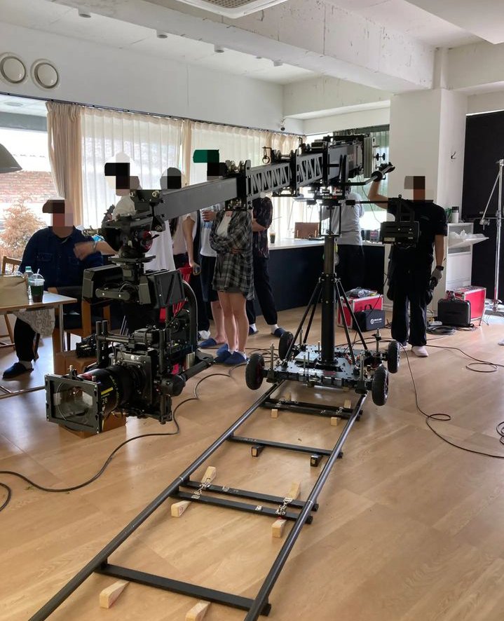 ailing60540091's tweet photo. Behind the Scenes |🎥🎬
BTS Jimin(지민) - 'Letter(Dear. ARMY)' Live Clip
#robojib_MBJ  #cameracrane #technocrane #jimmyjib #grip #cameraoperator #cameraman #freeflymovipro #djironin2 #alexamini #cinemacamera #BTS #jimin #jiminletter #liveclip https://t.co/GJenbTx2V3