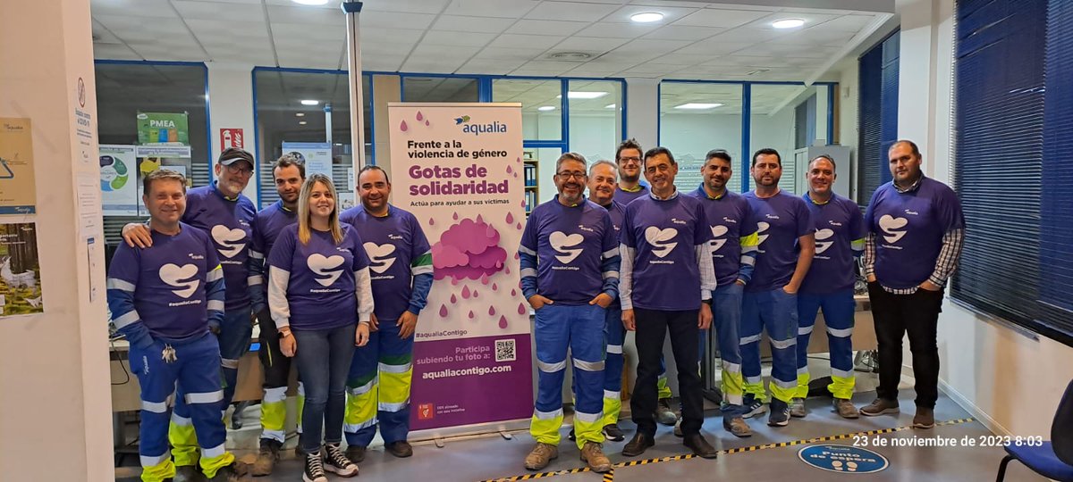 aqualia's tweet photo. Nos siguen llegando fotos y más fotos🤳de todos los compañeros que han querido sumar sus #GotasdeSolidaridad💧en la última campaña de #Aqualia contra la #ViolenciadeGénero en la página web https://t.co/RyrtALup6j. 👏GRACIAS a todos por vuestra participación https://t.co/LVTSXQWZkL