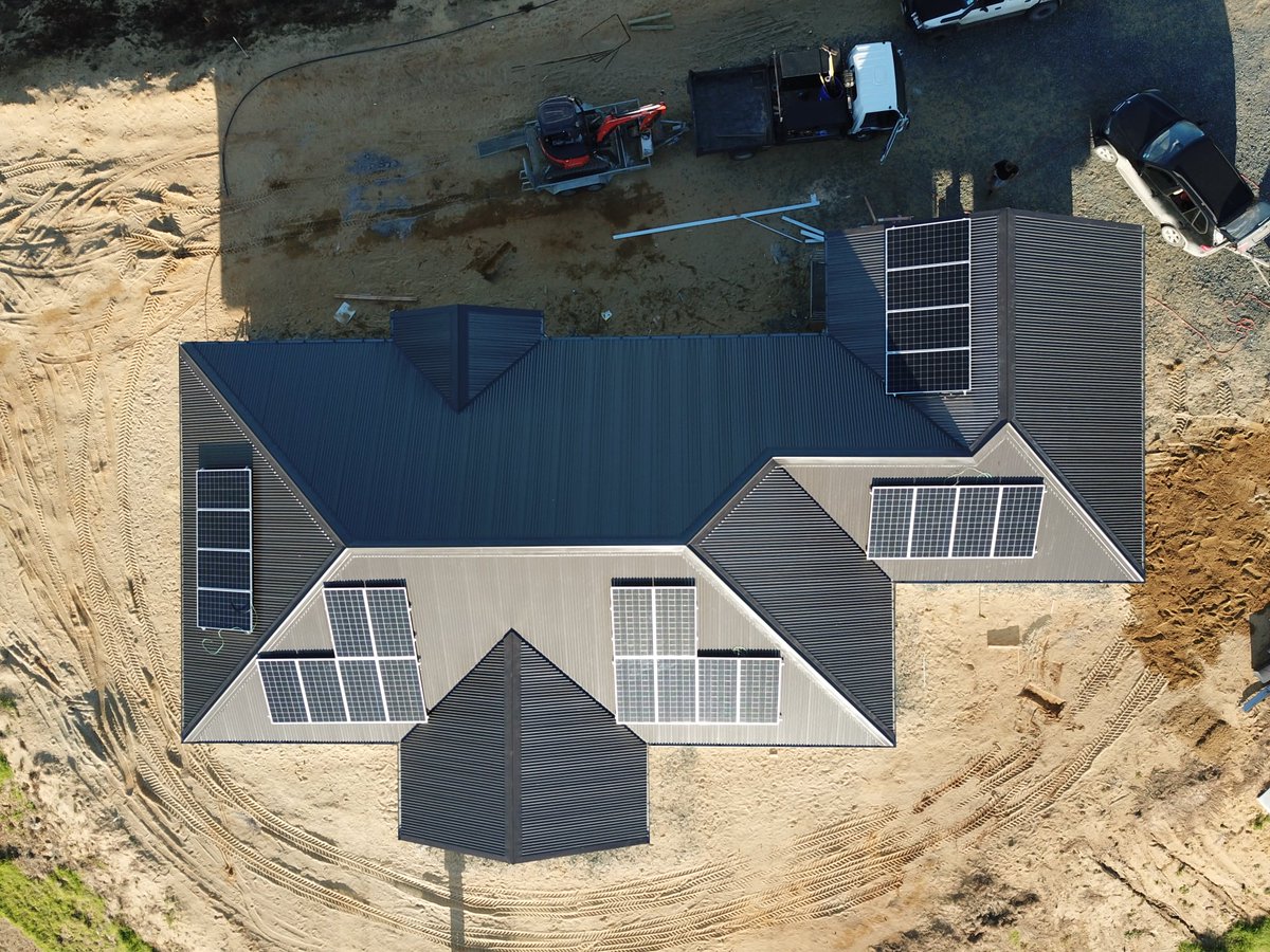 must_power's tweet photo. #MustCase in #NewZealand
🏖 Nestled along the pristine 90 Mile Beach in Waipapakauri
· Must PV18VHM Inverter: 5kW*3=15kW
· Lithium Battery: 60kWh (51.2V, 200Ah x 6)
· 10kW Solar Panels
· 6kW External Automatic Backup Generator
#offgridsystem #RenewableEnergy #SolarEnergy https://t.co/ucRXq0PGhQ