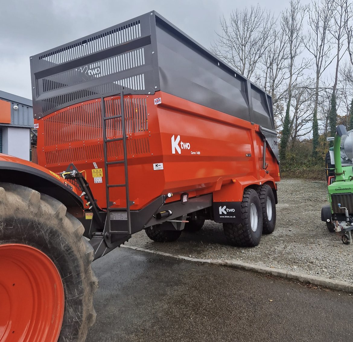 VincentTractors's tweet image. Heading out the yard recently was this quality new #KTwo 14T Silage Trailer, off to its new home on the north coast. Many thanks to our valued customers for the business.

#silagetrailer #vincenttractorsandplant @Ktwo Ltd @Ktwo #thanksforyourbusiness