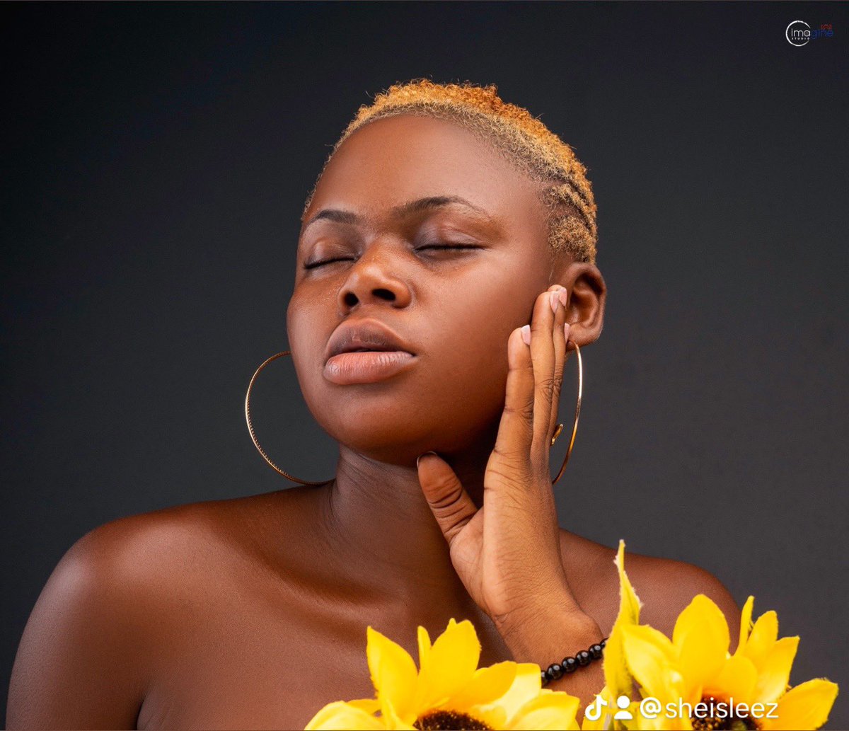 sheisleez tweet media