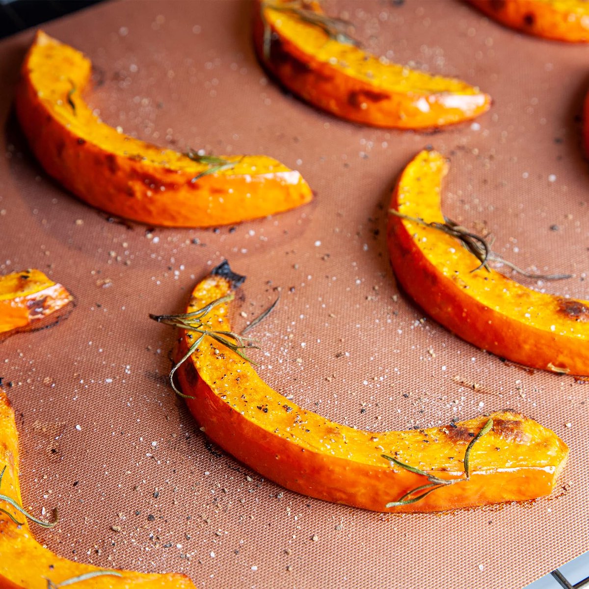 🌐 Cocina global, piensa local: Elige el papel de horno reutilizable para marcar la diferencia en tu cocina y en el planeta. ¡Pequeños cambios, grandes impactos! 🌏🍽️  #CocinaConConciencia #PlanetaFeliz
👉  amzn.to/3G2iKcA