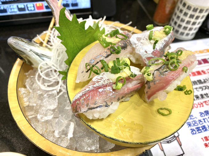 ここ2週間くらい結構病んでるので、月曜日とか関係なく胃袋をアルコールで満たします🍺 今日は瀕死ギリギリまで飲みますわ https://t.co/bPeqQtGwhh