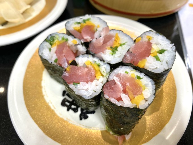 ここ2週間くらい結構病んでるので、月曜日とか関係なく胃袋をアルコールで満たします🍺 今日は瀕死ギリギリまで飲みますわ https://t.co/bPeqQtGwhh