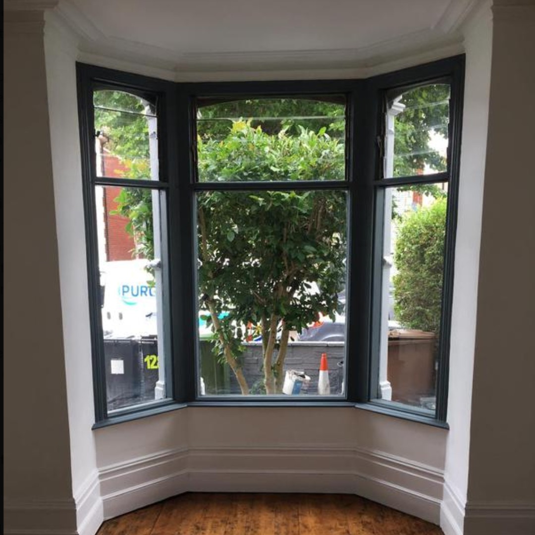 TrustATrader's tweet photo. Turning frames into focal points! 🏡

Our members, Flamboyant Painters in Staines-upon-Thames, have taken these windows from bland to grand.

🖌  To find your local painters, visit https://t.co/BJJ2J3OMiJ

#trustatrader #trustedtraders #painters #homemakeover #windowrevival https://t.co/AfFfwnJ68a