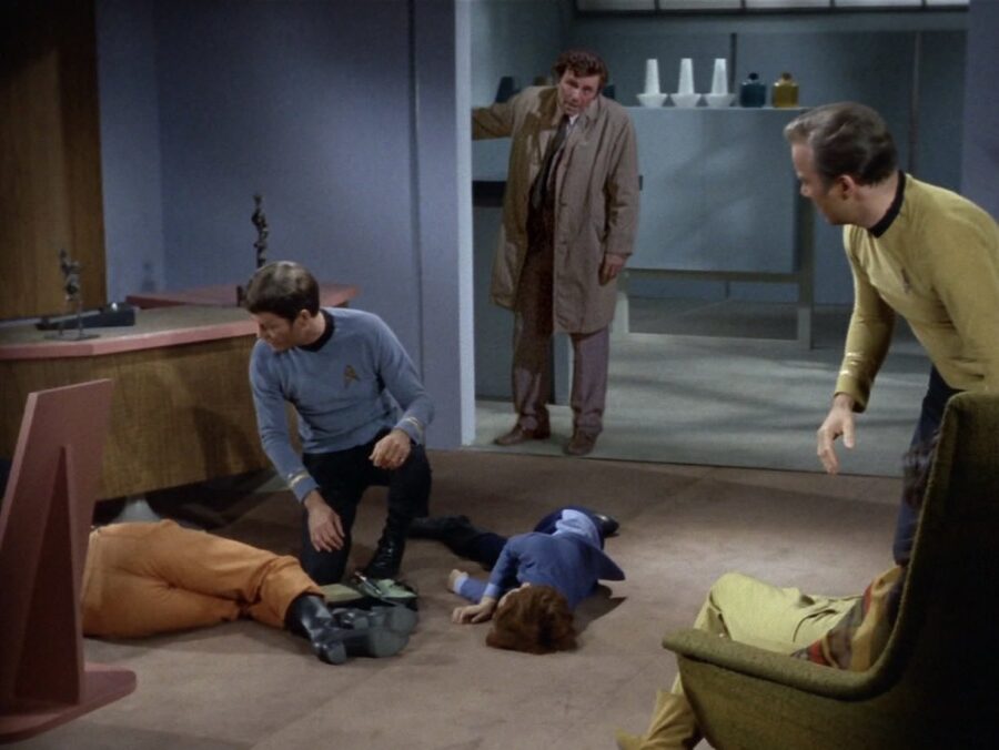 GaryGorn's tweet photo. Kirk: and bones what do you mean?
McCoy: They're all dead Jim
Columbo: all dead, well luckily I'm here... such a coincidence
#StarTrek #Columbo #McCoy #Kirk #InspectorColumbo #TOS #StarTrekTOS #LAPD #PeterFalk #WilliamShatner #Enterprise #NCC1701 #Fun #Funny #Trekkie https://t.co/kkqc91z30s