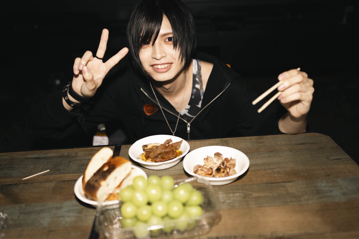 reishi_eguma's tweet photo. 作品を投稿しました。

https://t.co/Ps1jvh3cGn

BBQの時、パンを焼いてしかもこんなに美味しそうに食べる人初めて見ました。(絶叫してました)
半信半疑で頂いたらバチクソ美味しかったです笑(疑ってすみません‼︎) https://t.co/ASDLN4EvYP