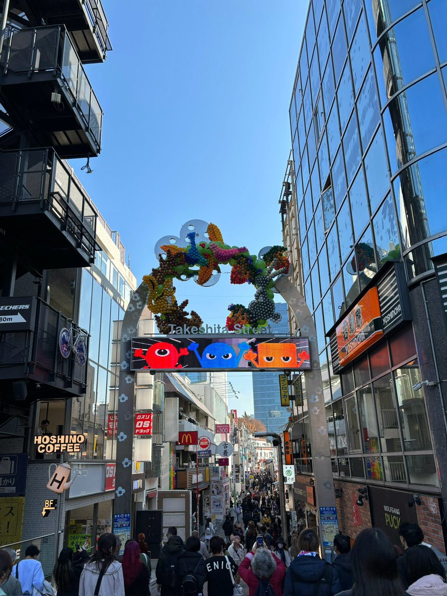 misonotamaki's tweet photo. 本日、11月27日は双子座の新月✨
タロットメッセージ✨

2枚引き、コンビネーション読み✨✨
「ペンタクル 9」
「魔術師」
内なる光に輝いているあなた✨さぁ、発信していきましょう小さなコミュニケーションから輪が広がります✨

今朝の原宿竹下通り✨
今日は原宿タリムにて鑑定しています✨ https://t.co/UHH9qjyz0s