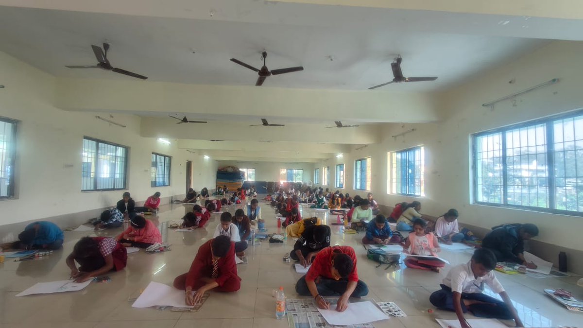 SDGOdisha's tweet photo. An IEC kiosk and painting competition on #SDGs was hosted by District Planning & Monitoring Unit @dmkoraput during tribal festival #PARAB 2023.
#SDG4ODISHA
#LocalisingSDGs
#LeaveNoOneBehind
@SecyChief @DC_Odisha @PCDept_Odisha @stscdev @IPR_Odisha @_anugarg @abdaal @koraput_ulb https://t.co/NUIsXEoPAd