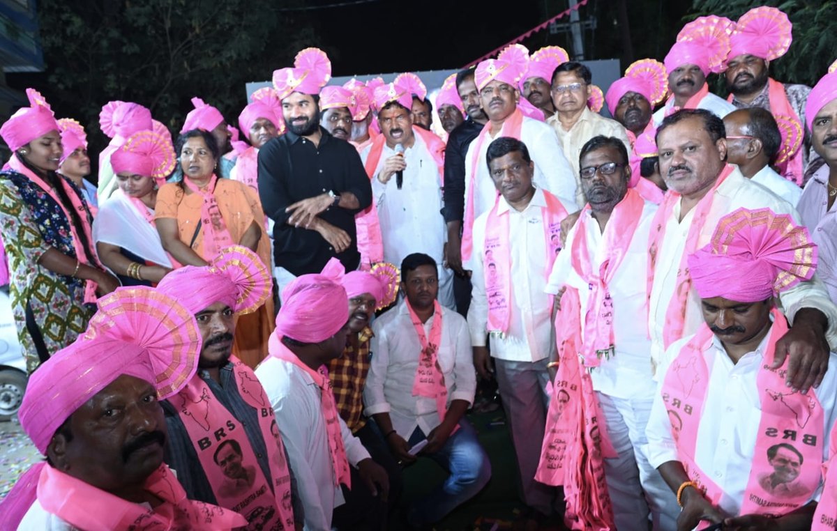MutaGopal's tweet photo. తెలంగాణ రాష్ట్ర అభివృద్ధి బీ.ఆర్.ఎస్ వల్లే సాధ్యమనే నమ్మకంతో రామ్ నగర్ డివిజన్ లో పెద్ద సంఖ్యలో ఇతర పార్టీల నుండి నాయకులు కార్యకర్తలు పార్టీలోకి రావడం సంతోషకరం.
#MutaGopalForMusheerabad #MutaGopalAgain #MutaGopalForProgress #VoteForCar #KCROnceAgain #BRSParty #MutaGopal #MusheerabadConstituency #Musheerabad #MusheerabadWithBRS