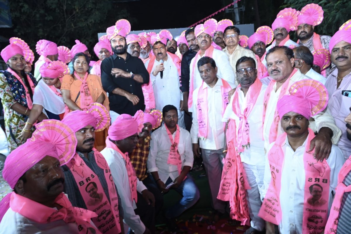 MutaGopal's tweet photo. తెలంగాణ రాష్ట్ర అభివృద్ధి బీ.ఆర్.ఎస్ వల్లే సాధ్యమనే నమ్మకంతో రామ్ నగర్ డివిజన్ లో పెద్ద సంఖ్యలో ఇతర పార్టీల నుండి నాయకులు కార్యకర్తలు పార్టీలోకి రావడం సంతోషకరం.
#MutaGopalForMusheerabad #MutaGopalAgain #MutaGopalForProgress #VoteForCar #KCROnceAgain #BRSParty #MutaGopal #MusheerabadConstituency #Musheerabad #MusheerabadWithBRS