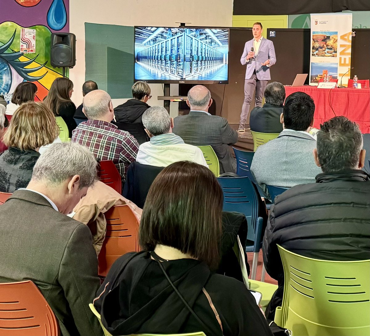 El pasado viernes asistí como ponente al evento INFOCALDERO XXIII, celebrado en Villena. Fue una gran experiencia el poder compartir conocimientos sobre el poder de la inteligencia artificial. 🧠💡

#INFOCALDERO #InteligenciaArtificial #IA #Tecnología #Innovación #fcoperezgil