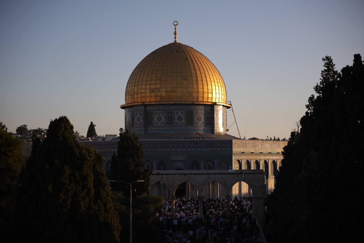 fsldkkalsel's tweet photo. Narapidana Palestina : Masjid Al-Aqsa Pilar Utama Perjuangan Palestina dan Sumber Kehormatan Bagi Umat Islam: Fatima Amarneh, salah satu tahanan yang dibebaskan sebagai bagian dari pertukaran sandera antara Hamas dan israel, mengatakan… https://t.co/ghScDBbXxq @fsldkindonesia https://t.co/LfZP3wU16W