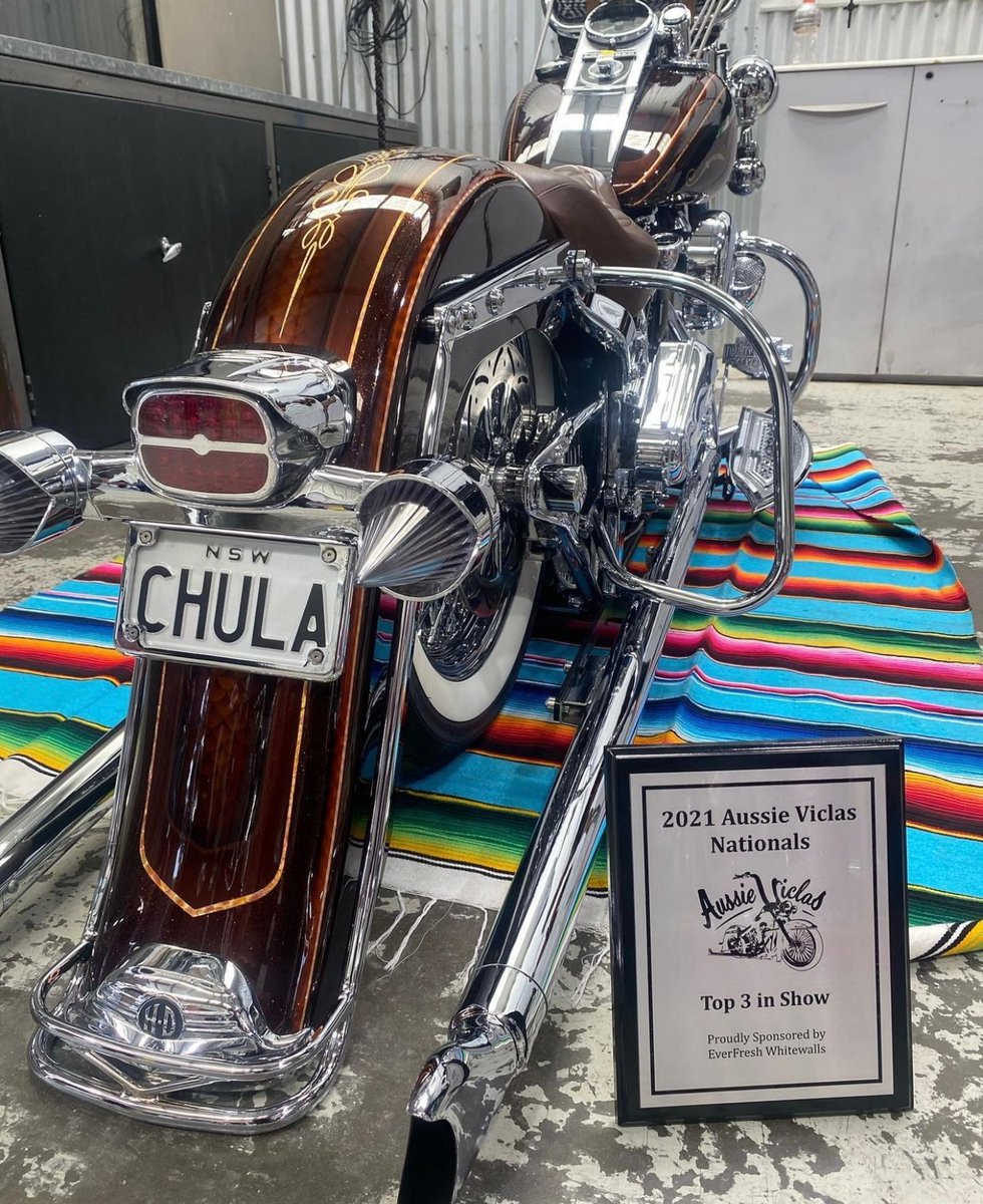 CuztomKraft's tweet photo. Kudos to CHULA ๐๏ธ Featuring our Big Burner screw-in lenses
#harley #vtwin #deluxe #vicla #harleydavidson #chicano #heritage #roadking #electraglide #harleysofinstagram #fishtails #apehangers #softail #roadglide #motorcycle #lowrider #bikelife #chicanostyle #indianmotorcycles https://t.co/IuU6Xrorxv