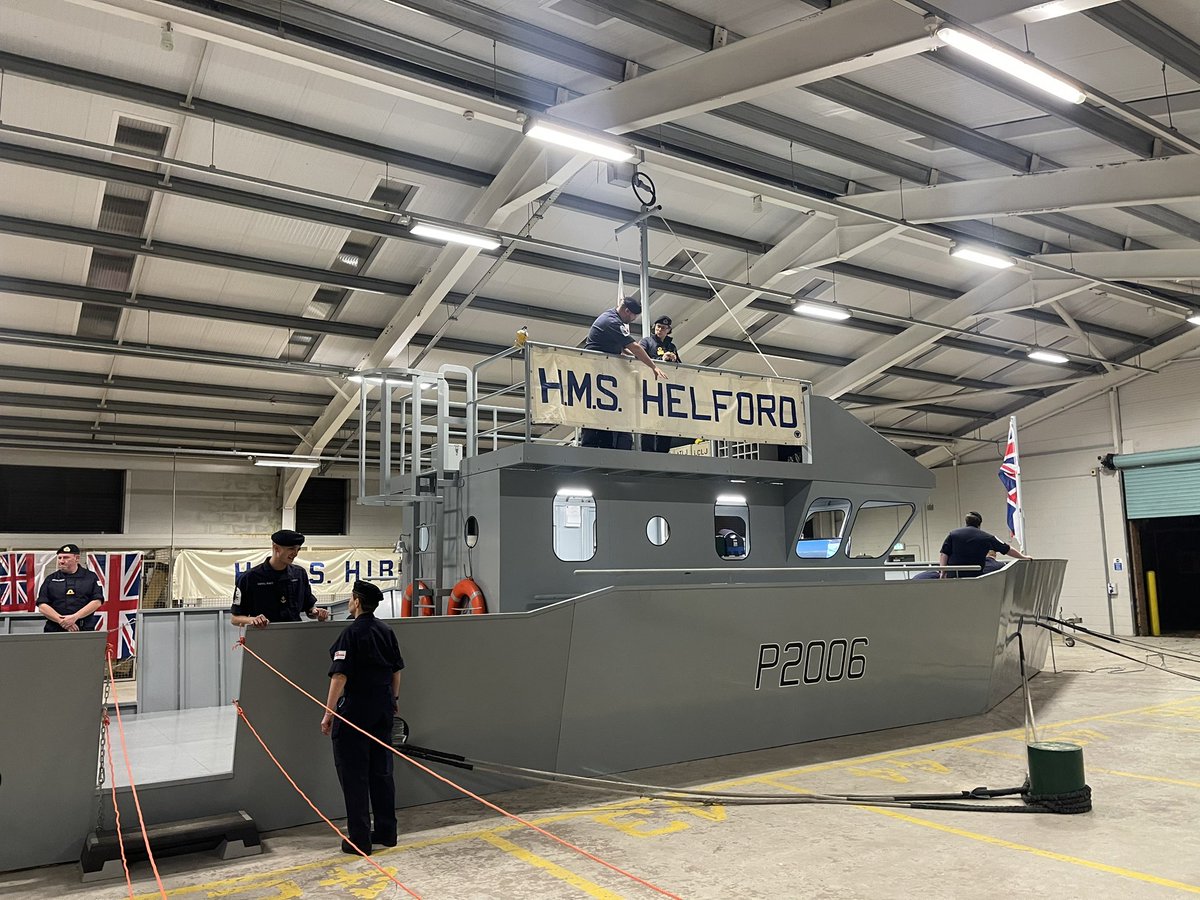 This week Cdre. Jo Adey ADC & WO1 Sam Martin visited HMS HIBERNIA, they were showed around the unit and got to meet the S-Coy. The S-Coy also put on a capability demonstration using the HELFORD training ship. It was great for them to see the unit and for us to propose new ideas.